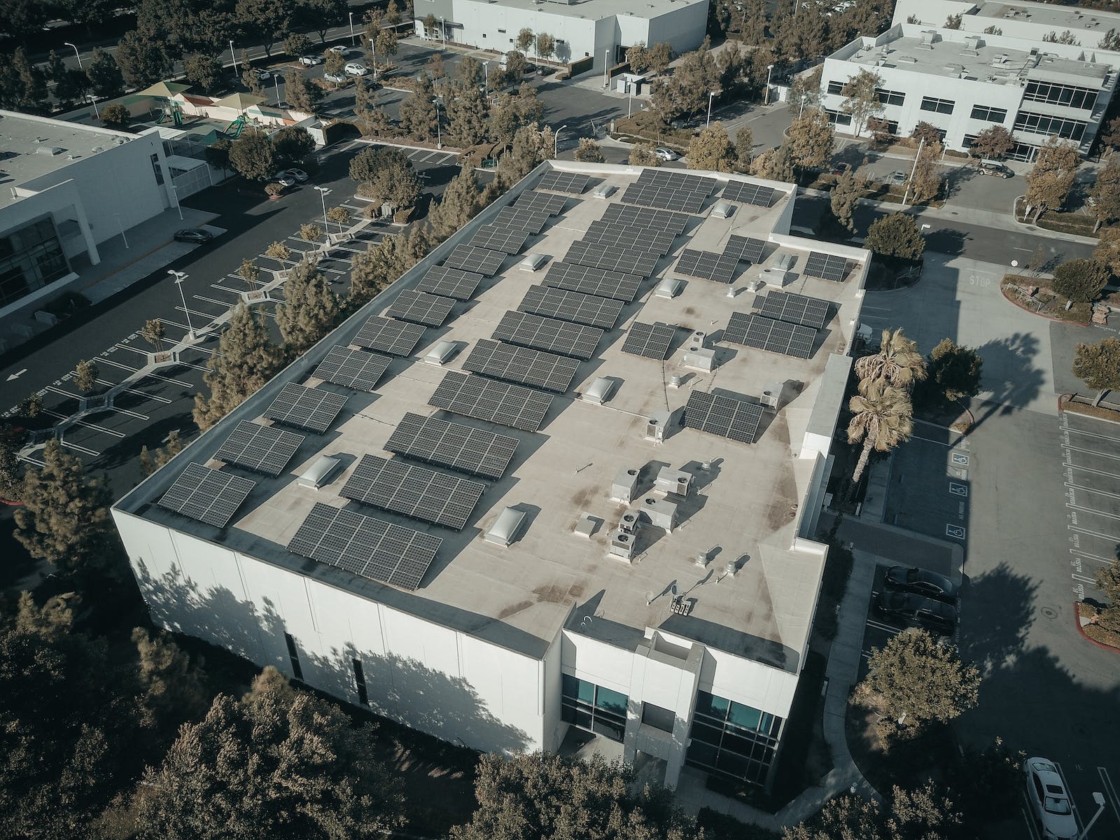 Augmenter le rendement des panneaux photovoltaïques : Méthodes éprouvées