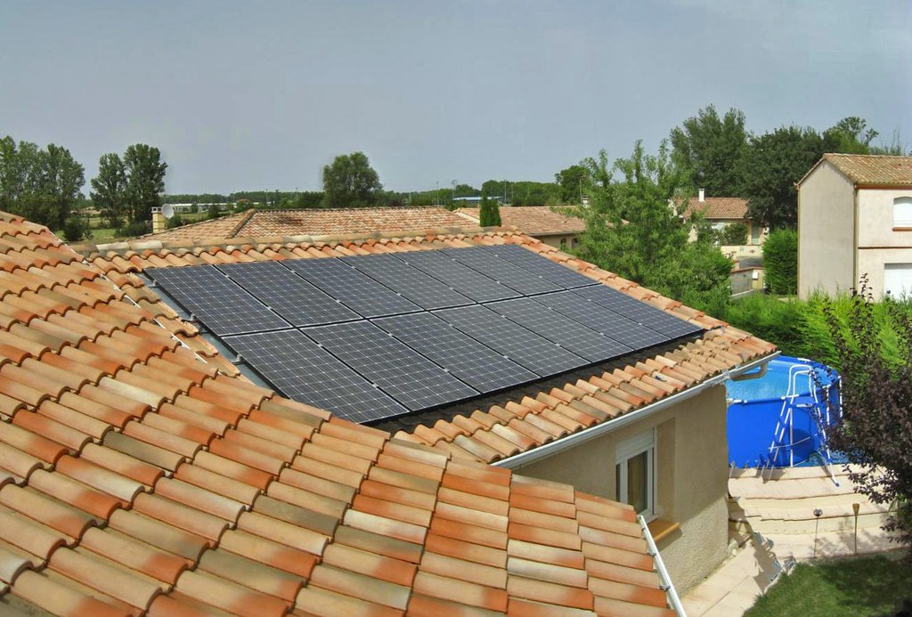 Comprendre le kwc en photovoltaïque : Unité de mesure essentielle
