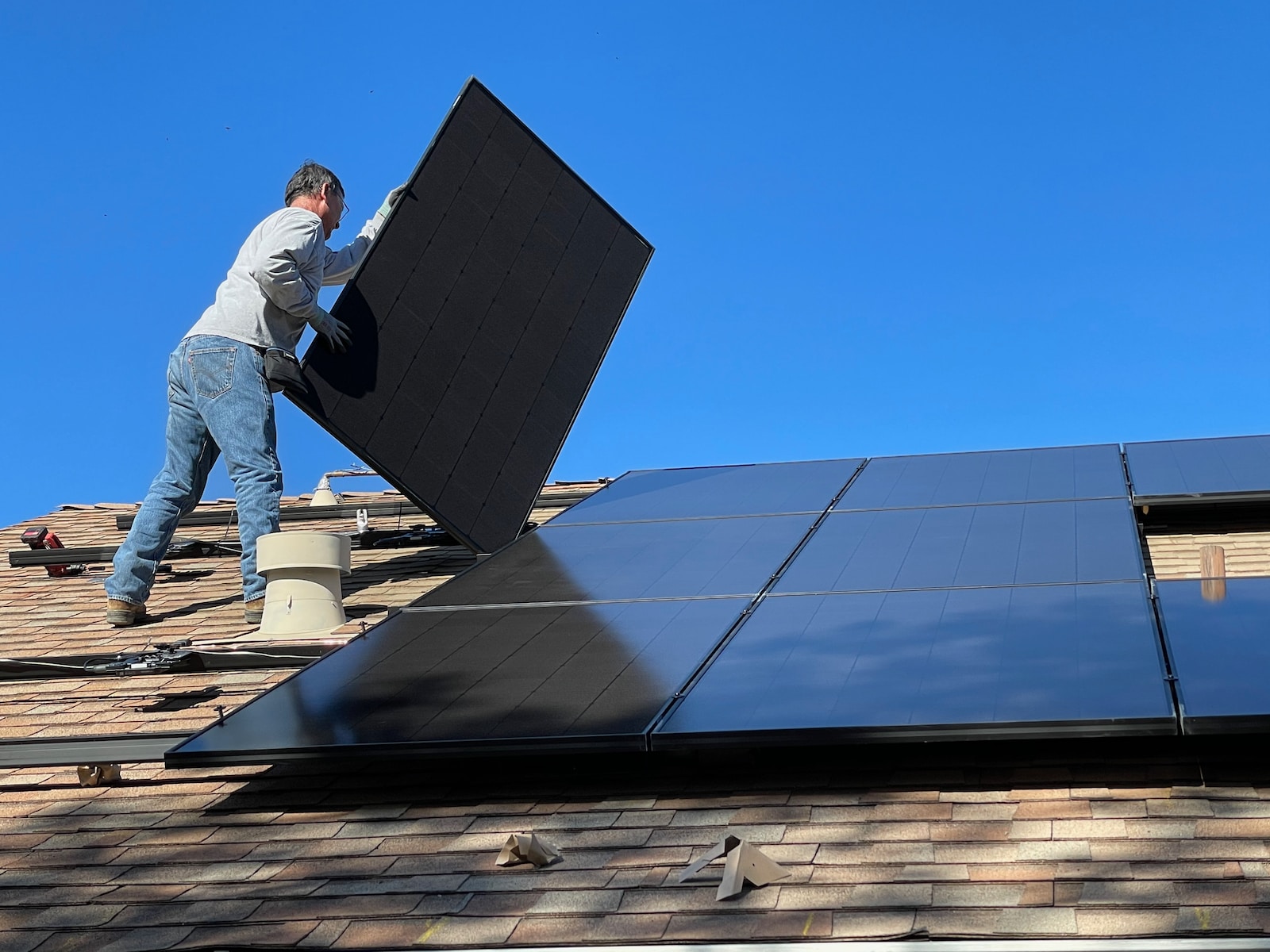 Comprendre les panneaux solaires photovoltaïques : Guide complet