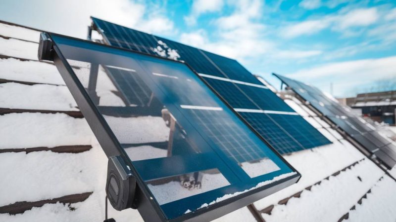 L’impact des conditions météorologiques extrêmes sur les performances des panneaux solaires.