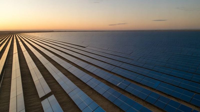 Panneaux solaires thermochromiques : vers une régulation intelligente de la production énergétique