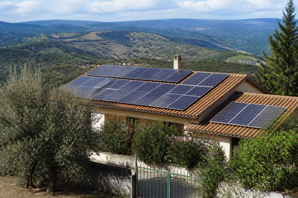 Photovoltaique Loire : guide complet pour une installation solaire rentable dans la Loire